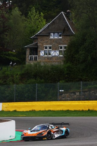 #27 - Optimum Motorsport - Mark RADCLIFFE - Ollie MILLROY - Fran RUEDA - Rob BELL - McLaren 720S GT3 EVO
 | SRO/JEP