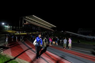 Fans night track walk | SRO/JEP