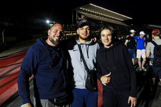 Fans night track walk | SRO/JEP